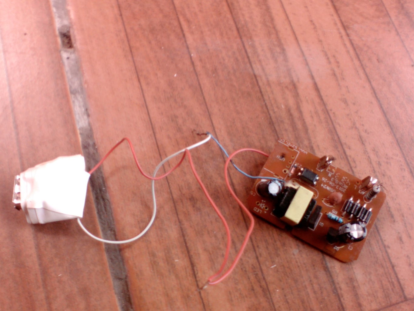 DIY Solar Powered Mobile Charger : 7 Steps Circuit Diagram