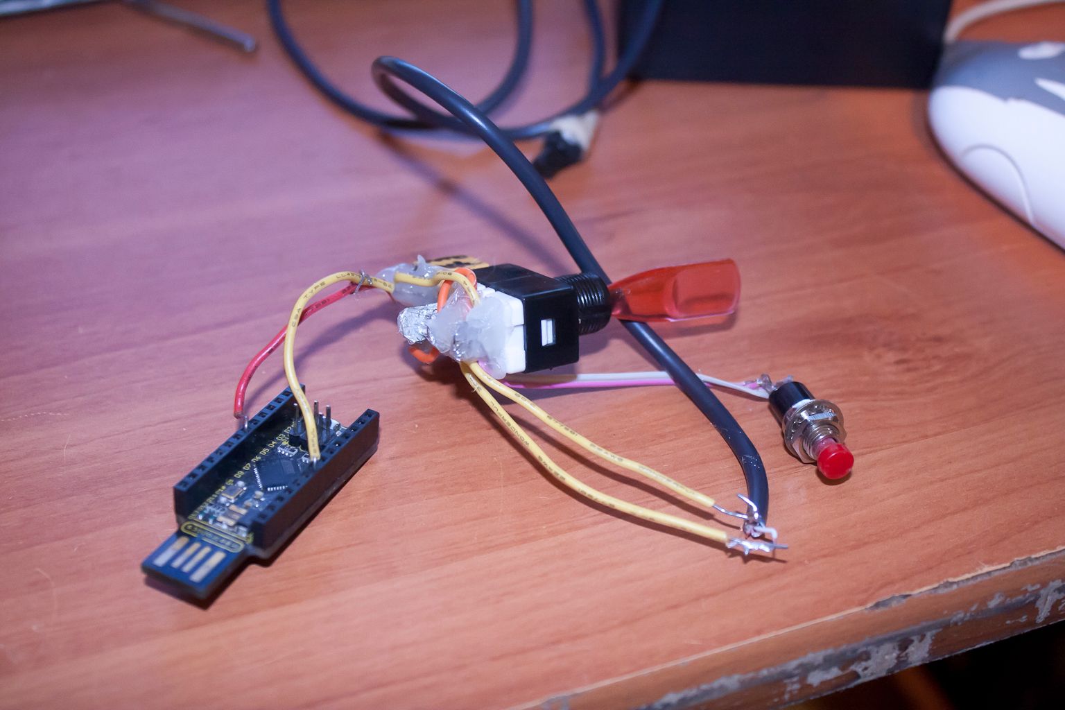 Very Easy and Simple Timelapse Controller for Canon Eos Dslrs With Arduino
