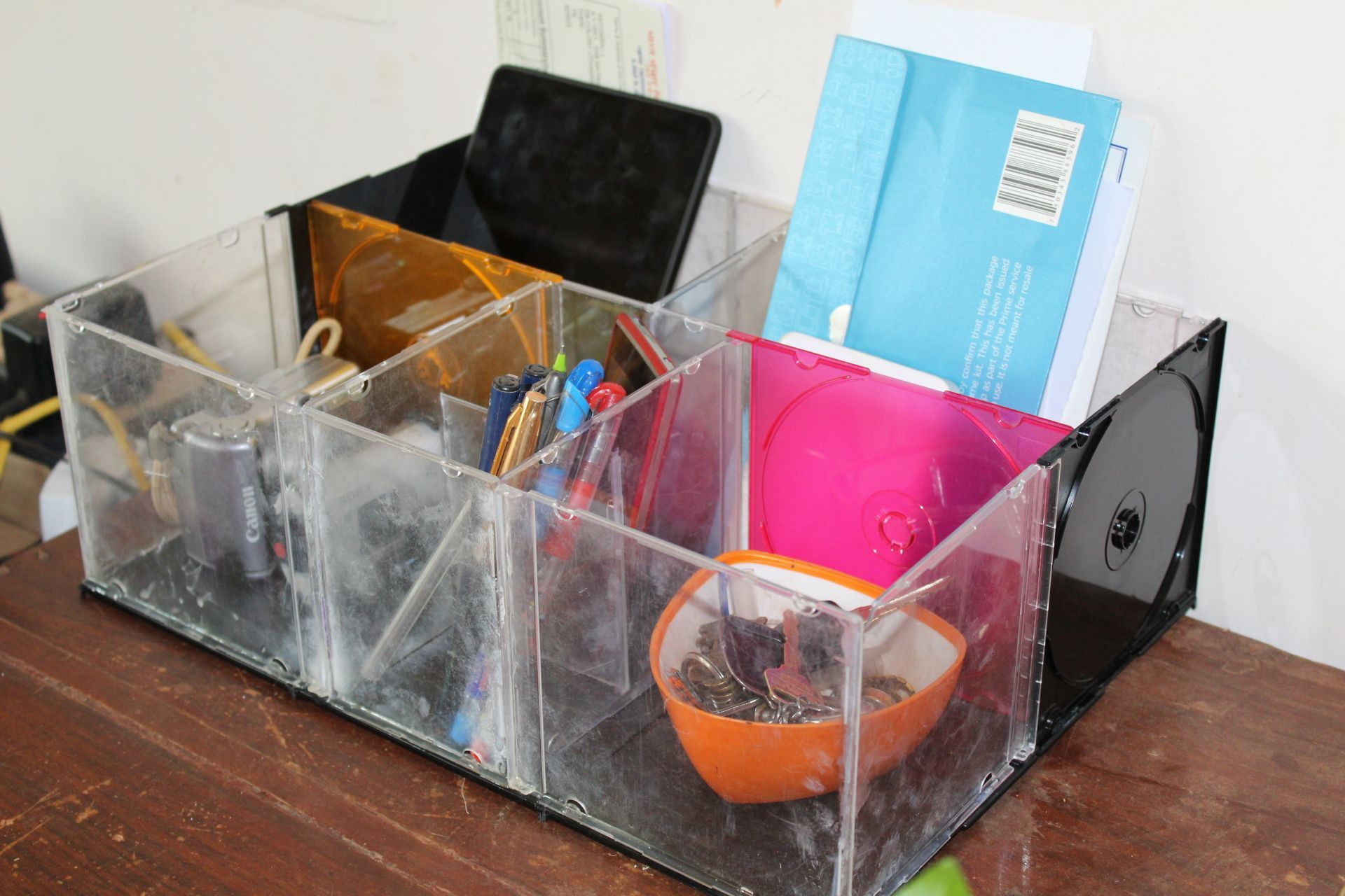 Desktop Organiser With Old CD Jewel Cases : 9 Steps (with Pictures ...