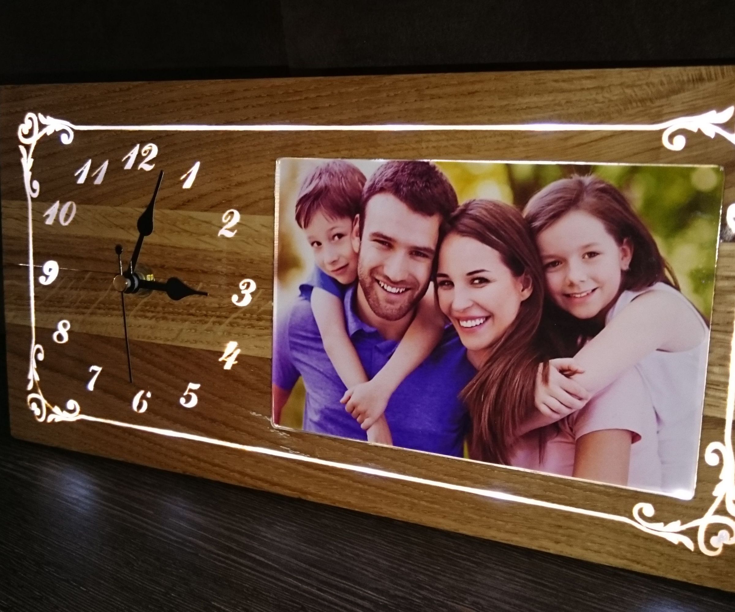 Make An LED Iluminated Hardwood Clock Photo Frame