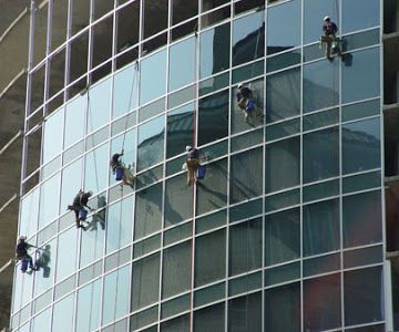 Effective Gutter-Cleaning Service by Professional Gutter Cleansers.