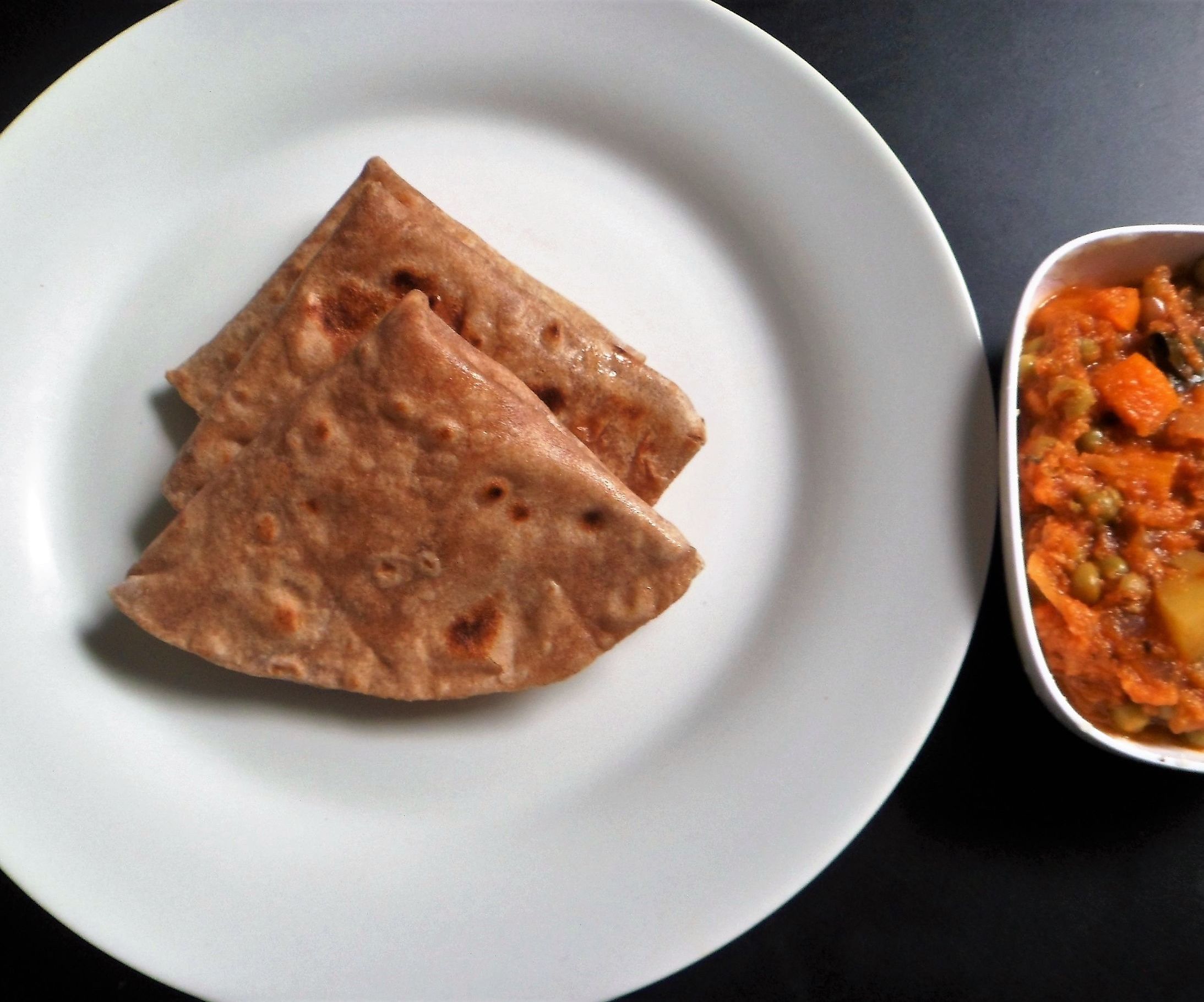 Chapathis (Wheat Flat Bread)