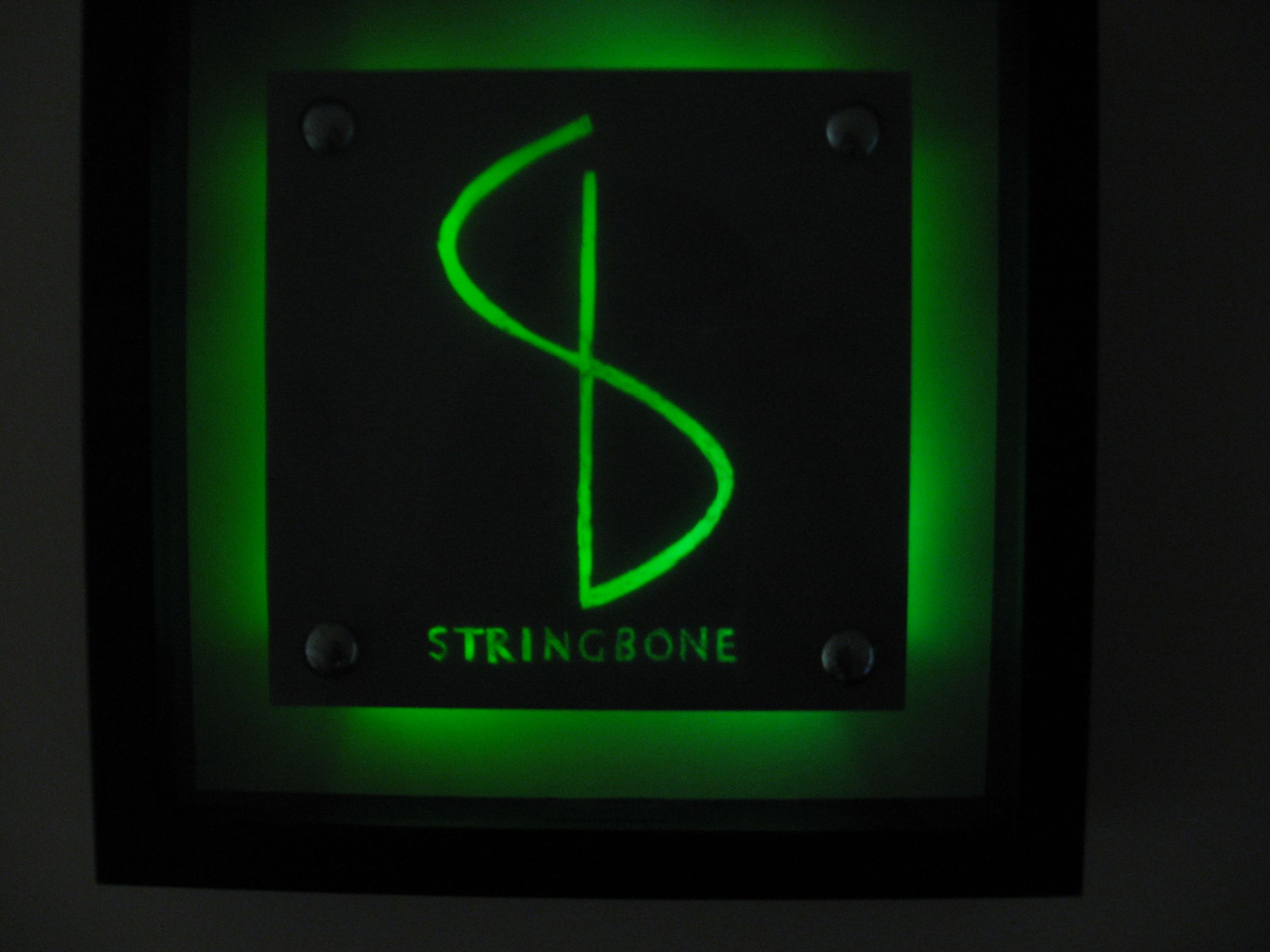 Color-changing shadowbox light