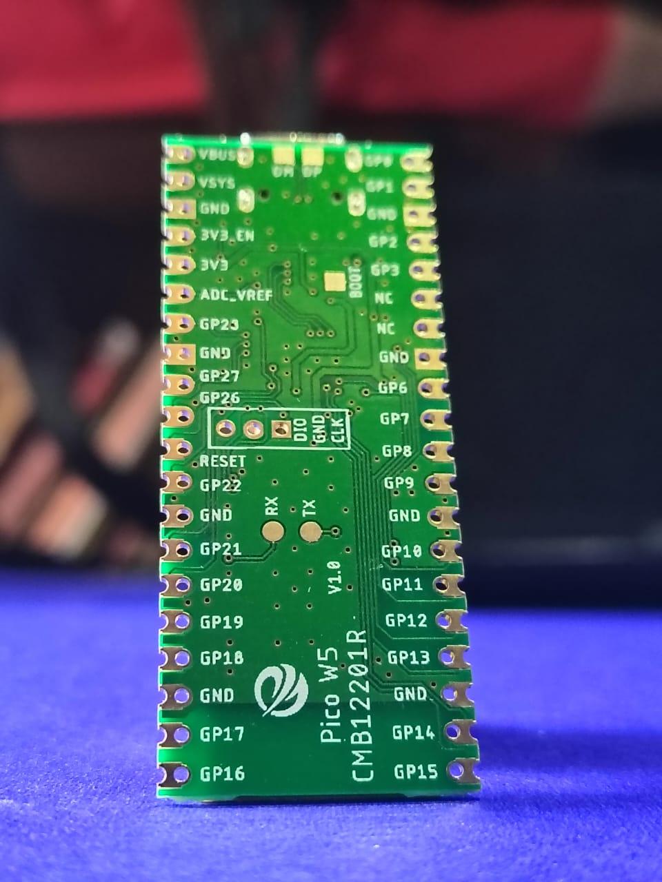 Unboxing the Elecrow Pico W5