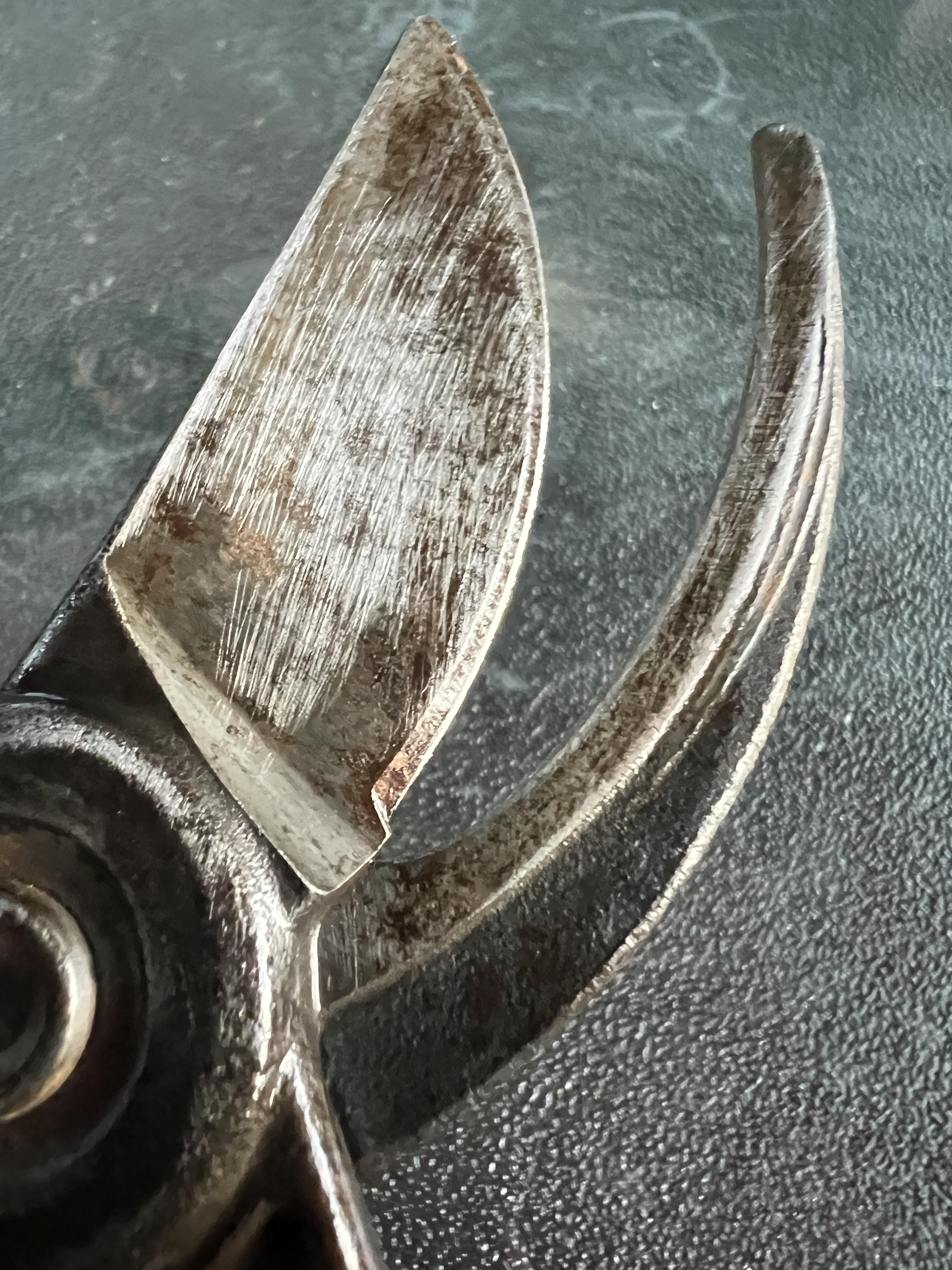 Sharpening Clippers 4 Steps Instructables