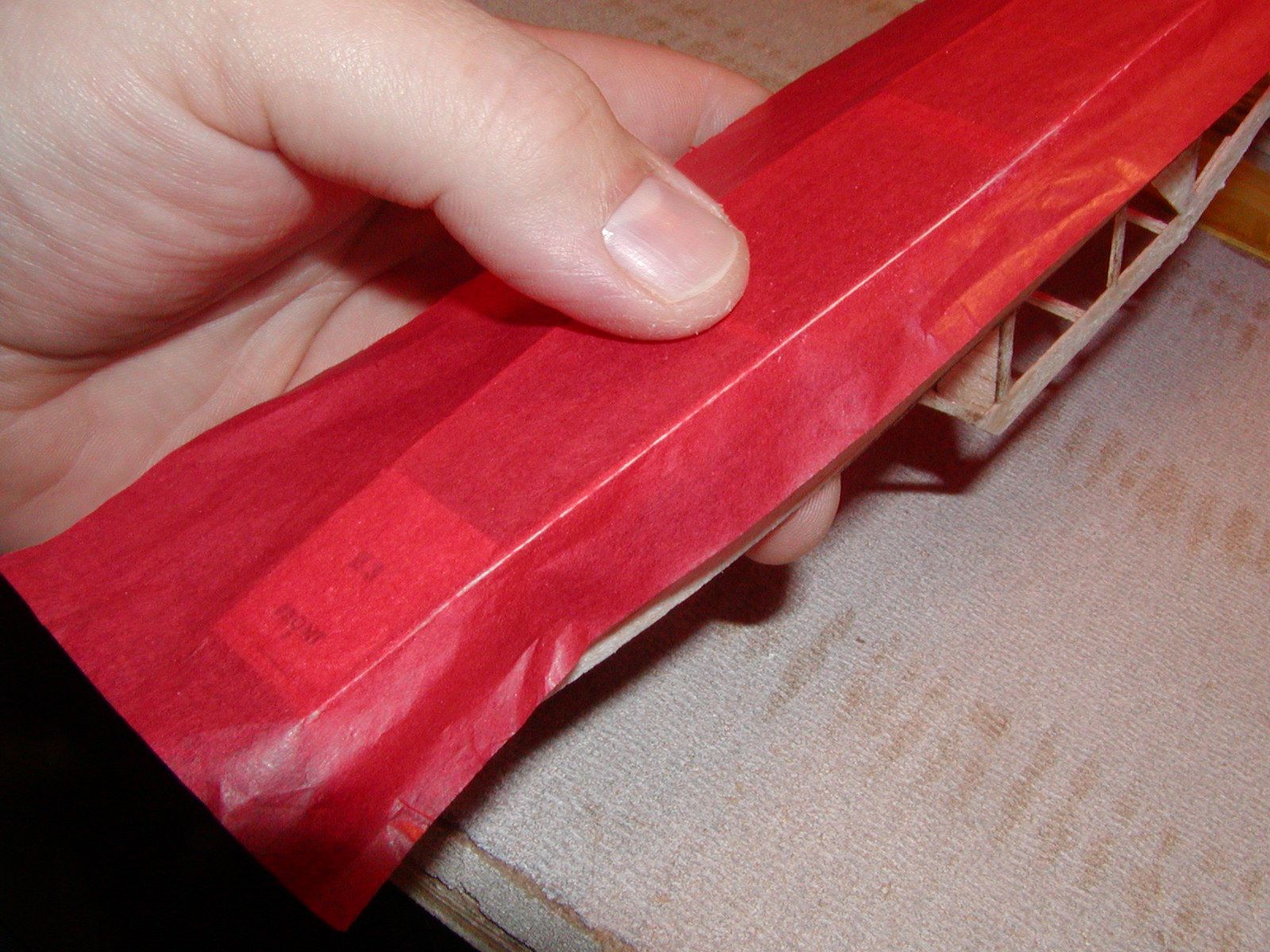 Covering a Model Airplane in Tissue 6 Steps (with Pictures