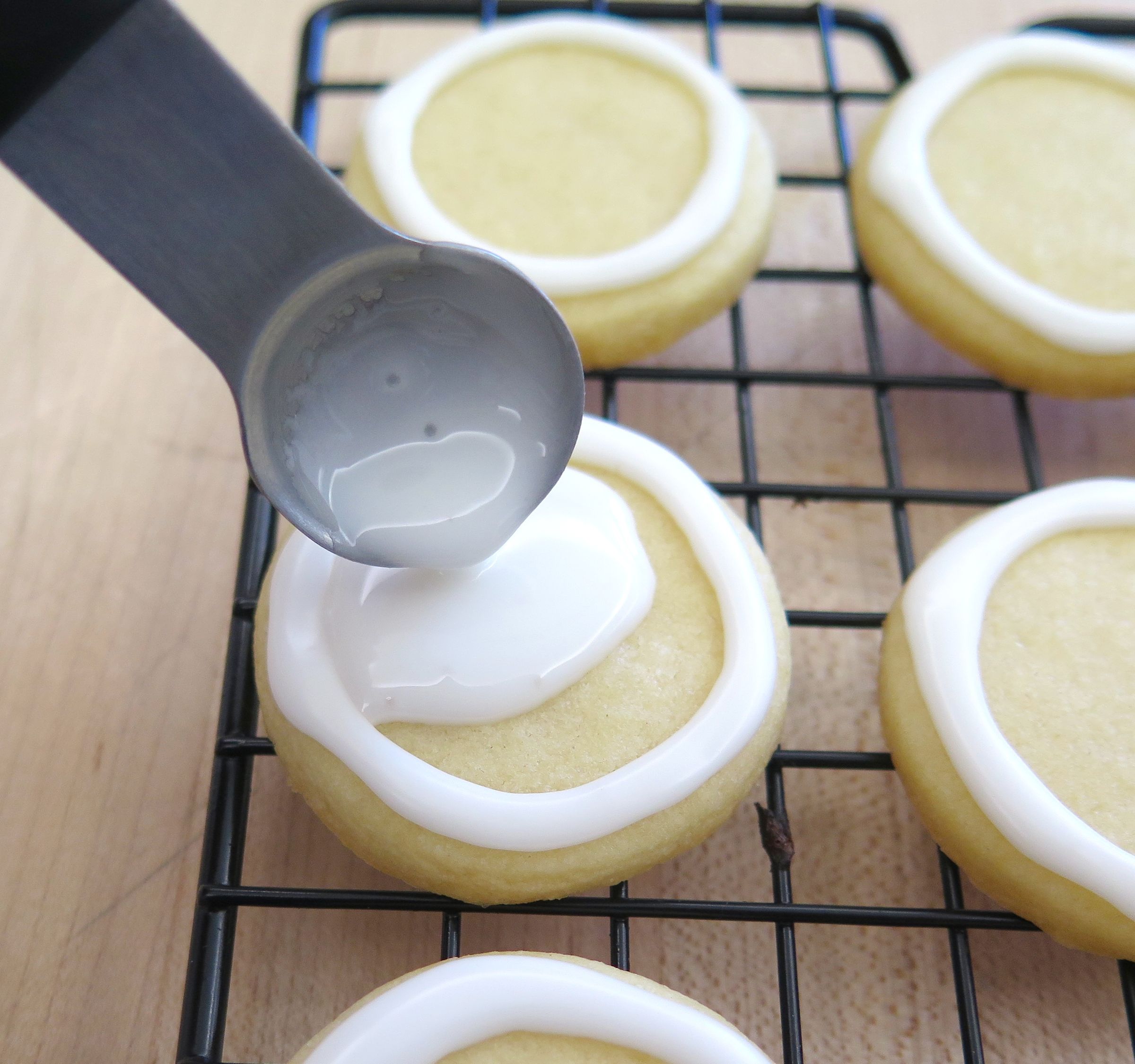 Royal Icing Recipe : 5 Steps (with Pictures) - Instructables