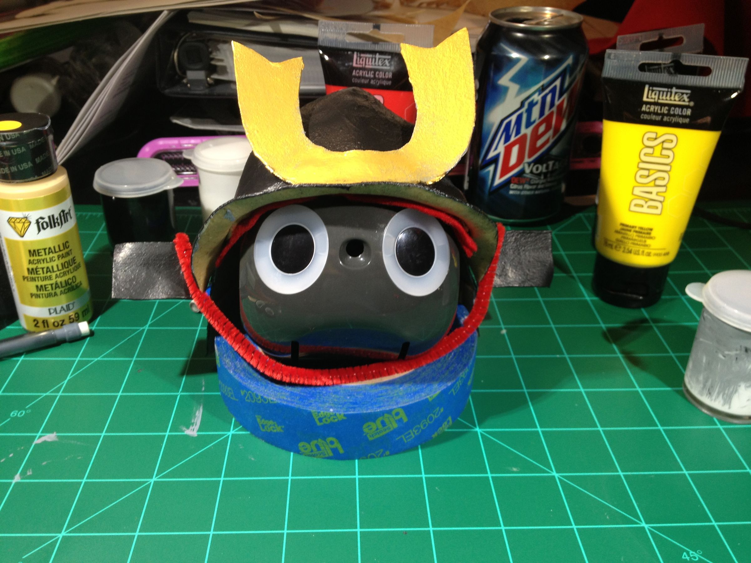 Making a Japanese Kabuto (兜, 冑) Helmet using Worbla Thermoplastic.