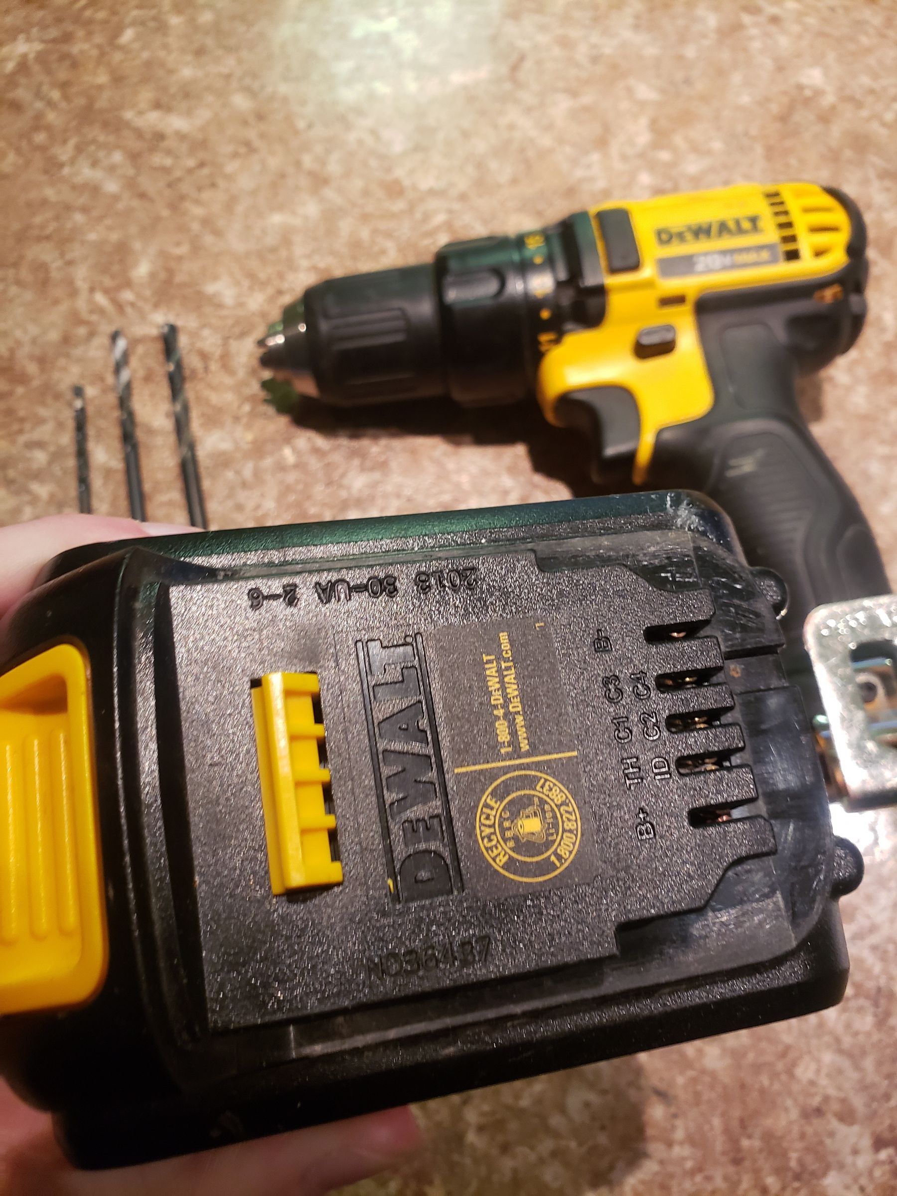 How to Assemble and Use a Cordless Power Drill : 10 Steps - Instructables