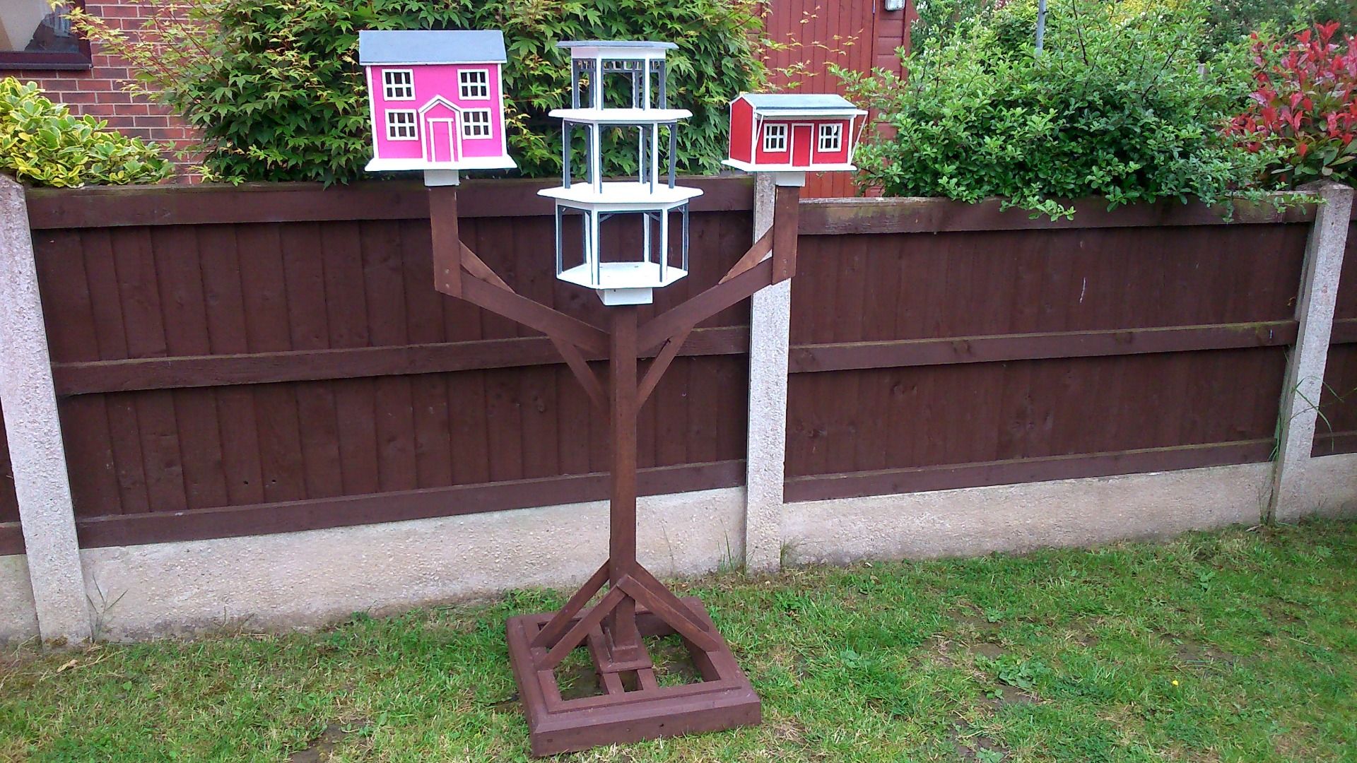 How to Make a Bird Table Instructables