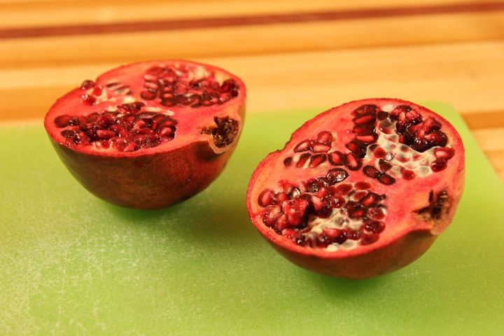 Deseed Pomegranates in Seconds