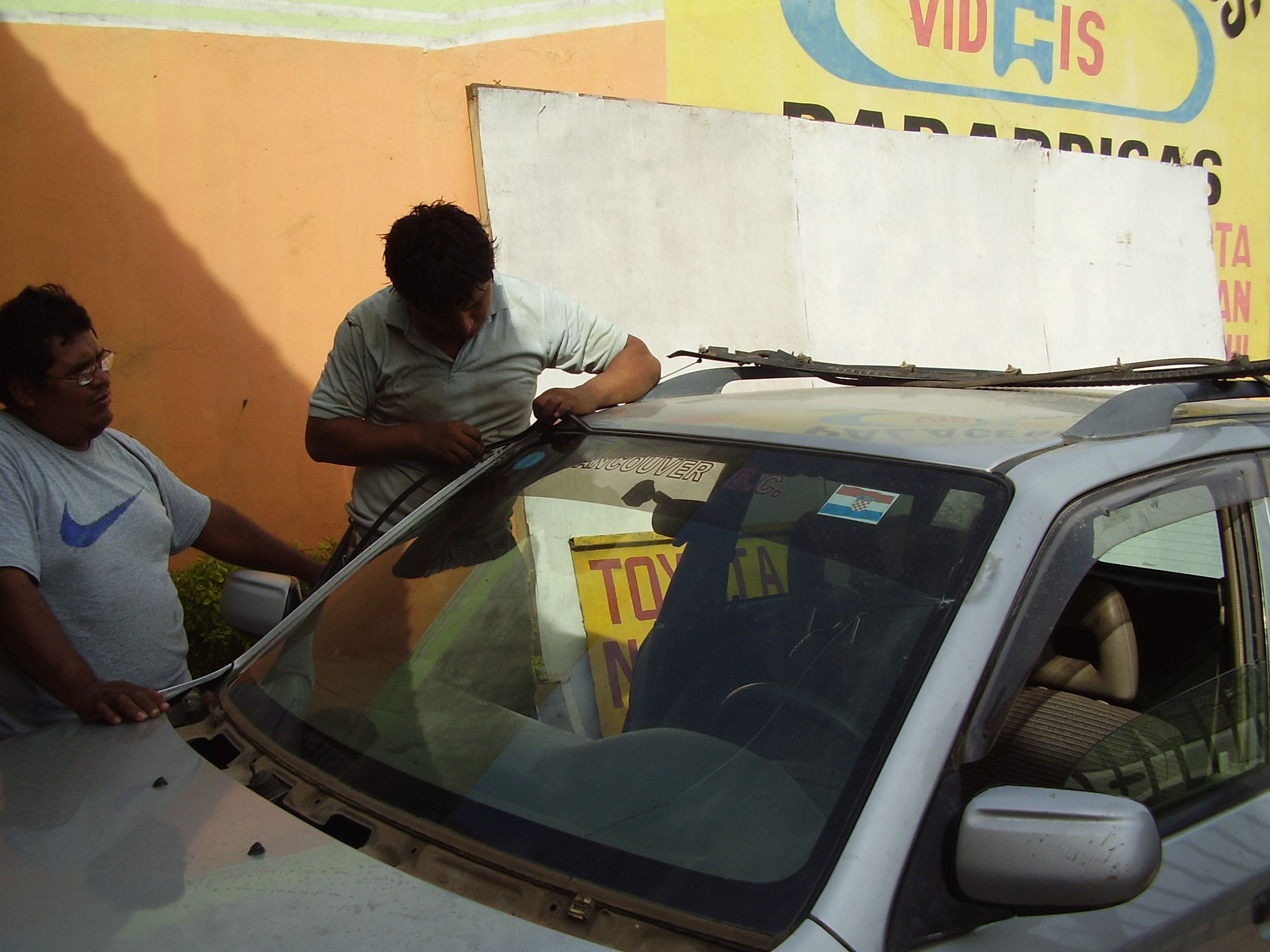 Change Your Car's Windshield - Mazda Demio 99