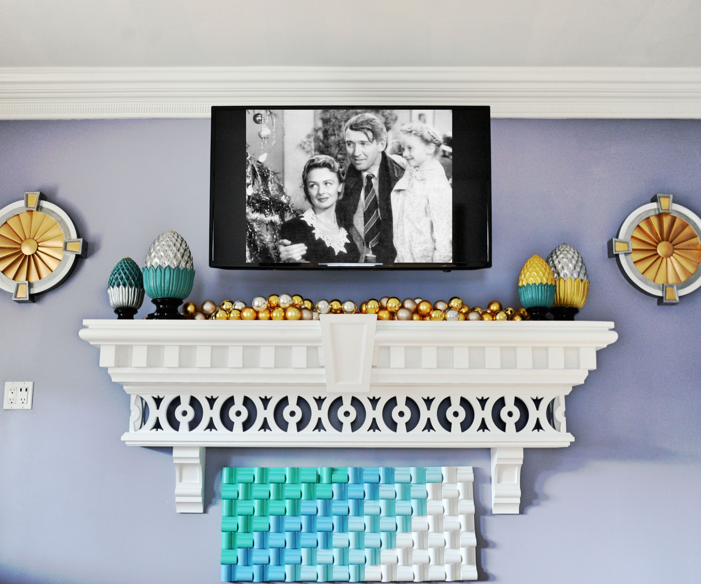 Home Decor How-to: Make a Holiday Mantle. Fireplace Not Required