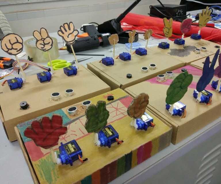 Rock-paper-scissors Robot 