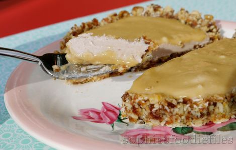 No-Bake Vegan Strawberry Cheesecake Tartlets Topped With Cashew Caramel!