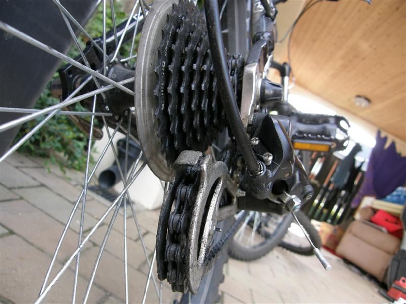 Giving Your Bike Its Weekly Clean and Tidy.