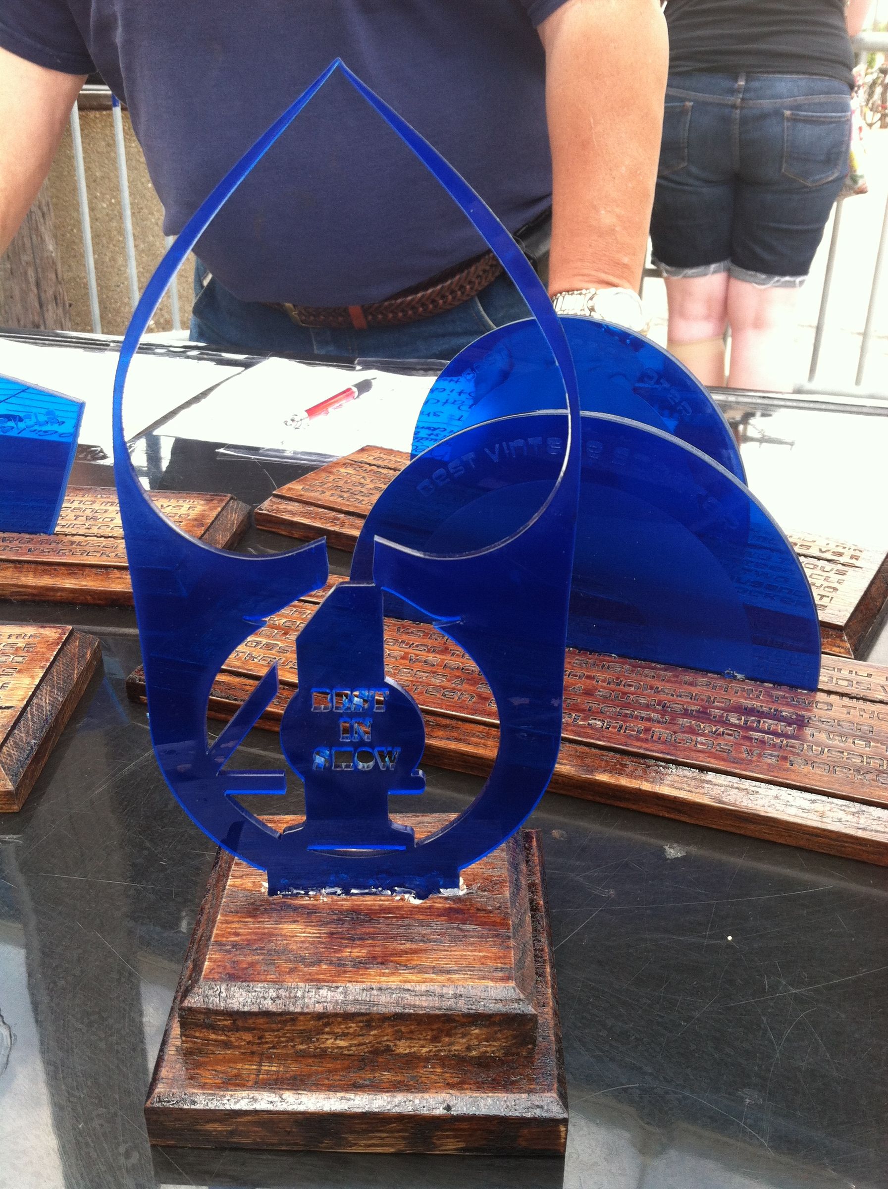 Custom Trophies - Creativly