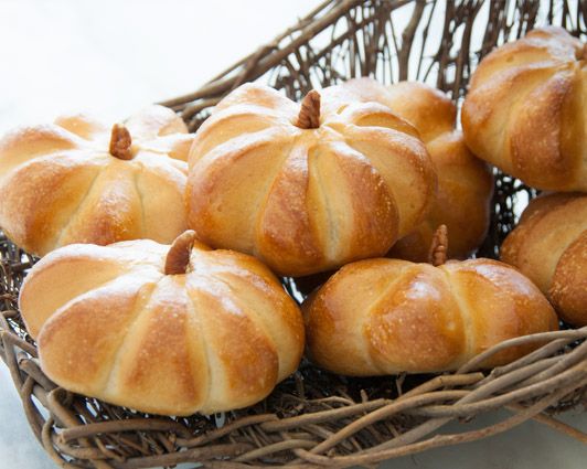 Pumpkin Shaped Rolls