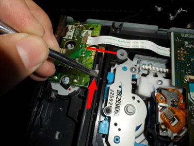 Retirar Piezas Plásticas / Remove Plastic Parts
