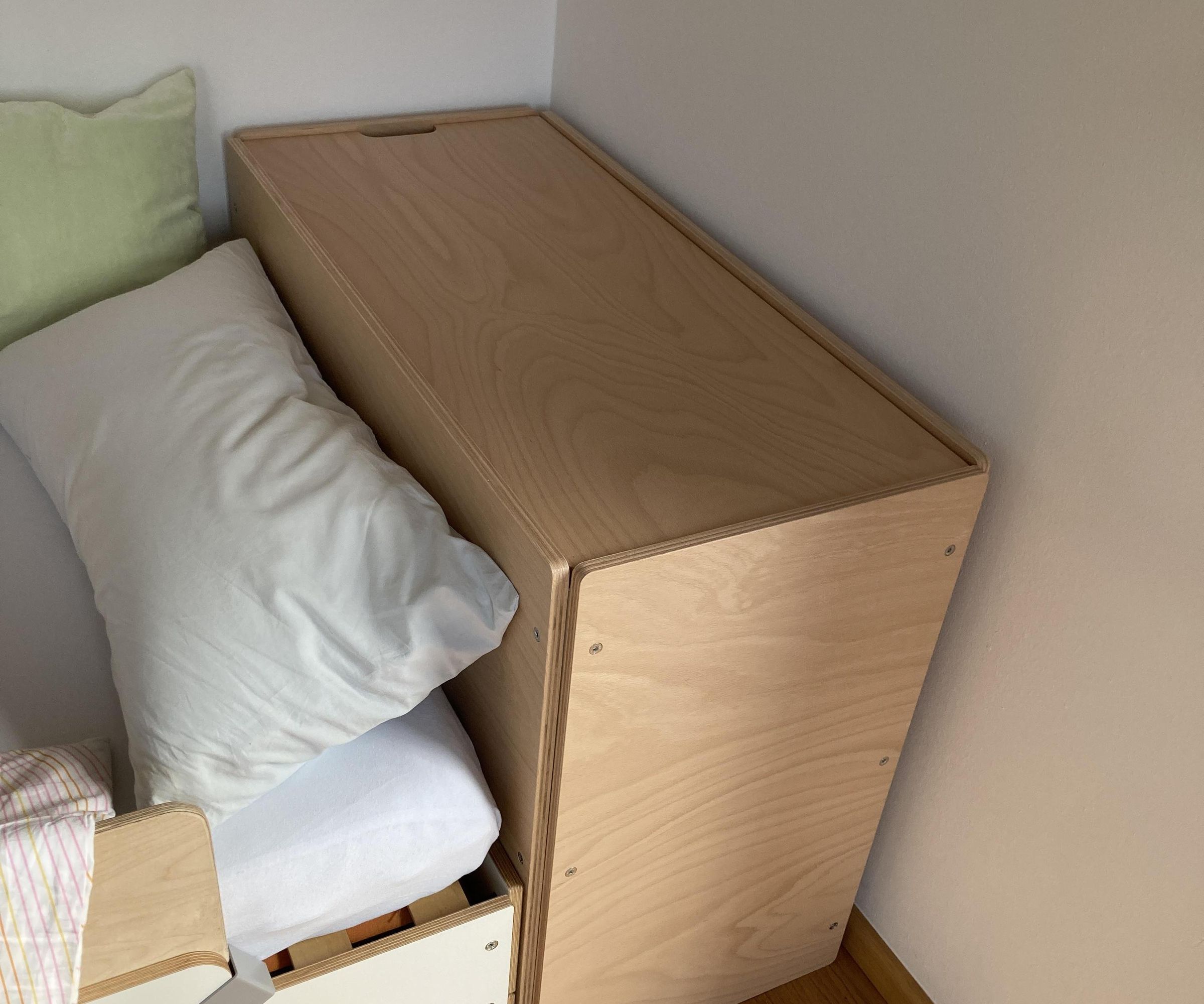 🛏️✨ Minimalist Bed Chest – Sleek Storage for a Classic Design With CNC Precision.