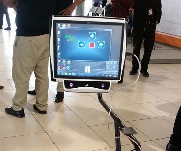 Moving Motor With Eye Tracking
