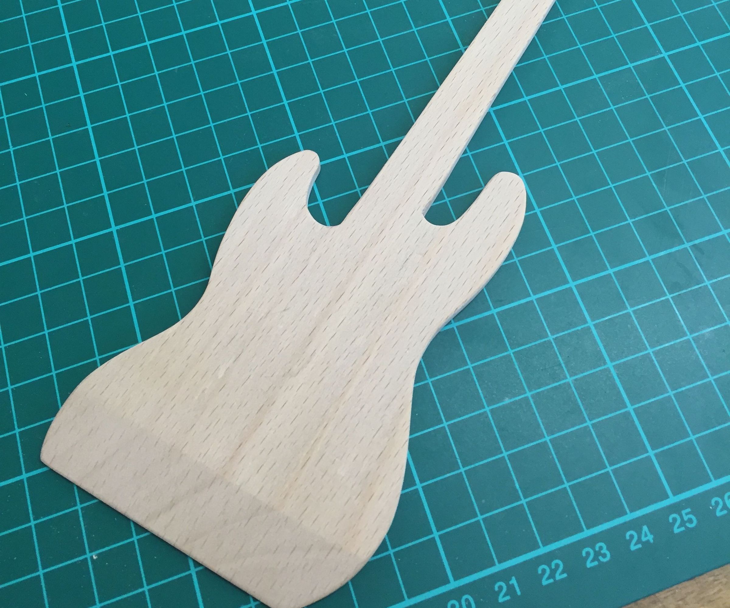 Wooden Fender Bass Spatula
