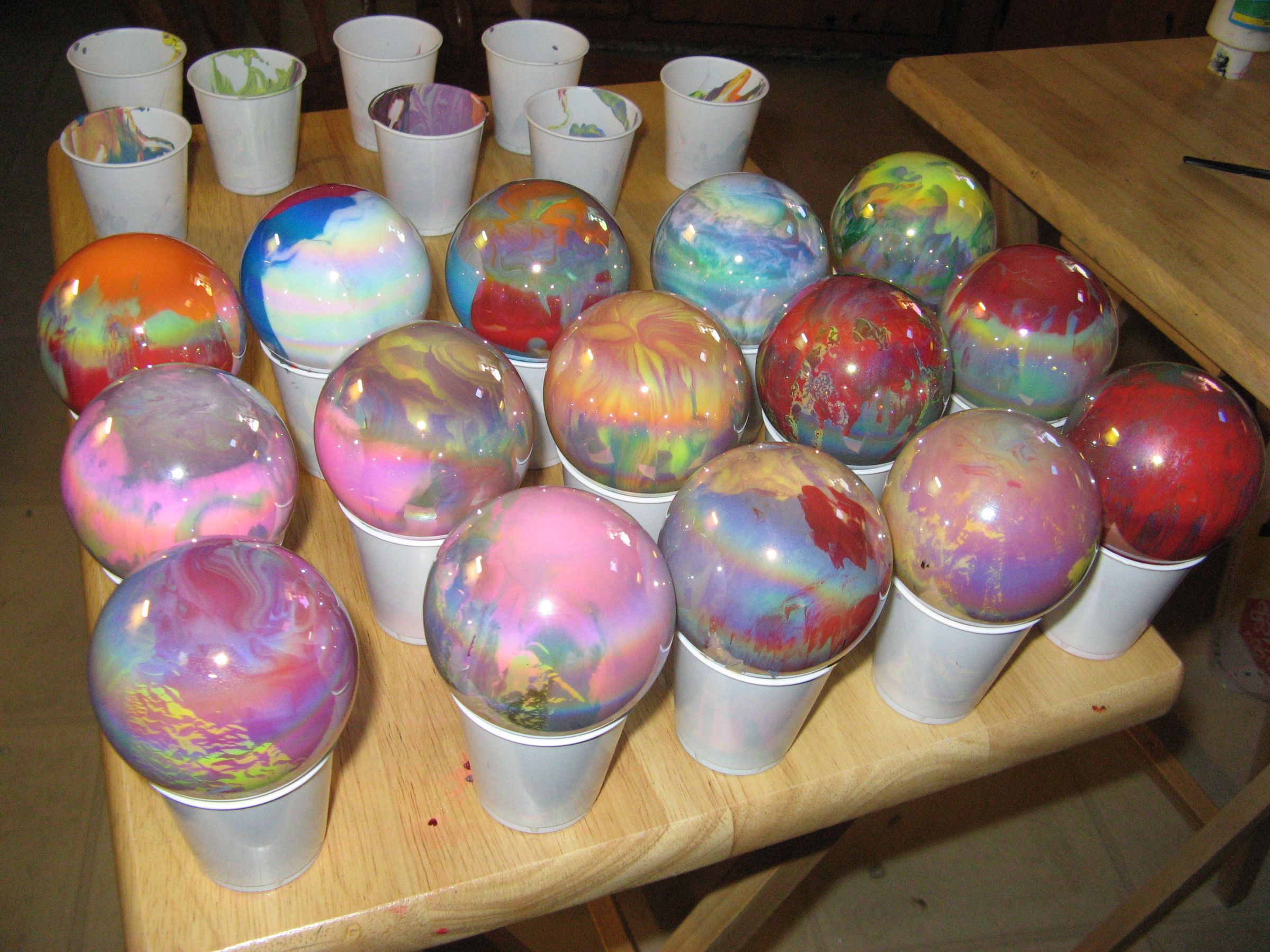 Marbleizing Christmas Ornaments