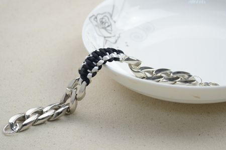 Bracelets for Guys- DIY Survival Bracelet With Chunky Chain