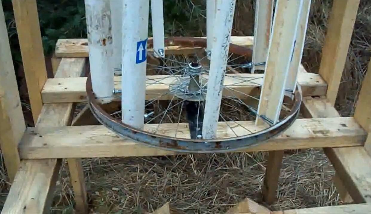 Build a VAWT From Bicycle Wheels