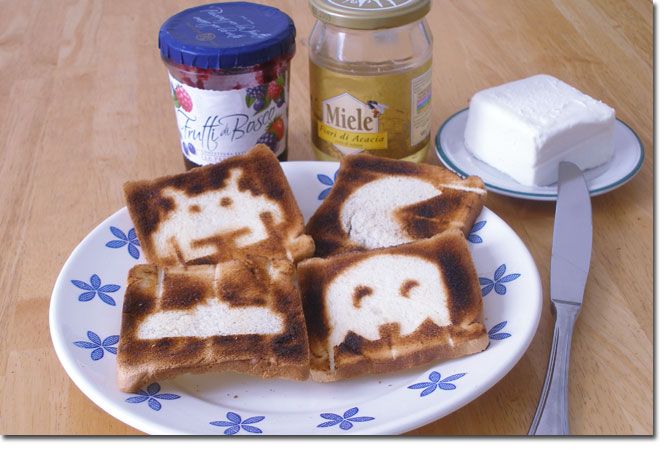 Mod a Toaster and Have Retro Art Toast for Breakfast