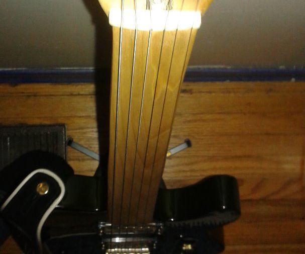 Handcrafting a Fretless Guitar Neck