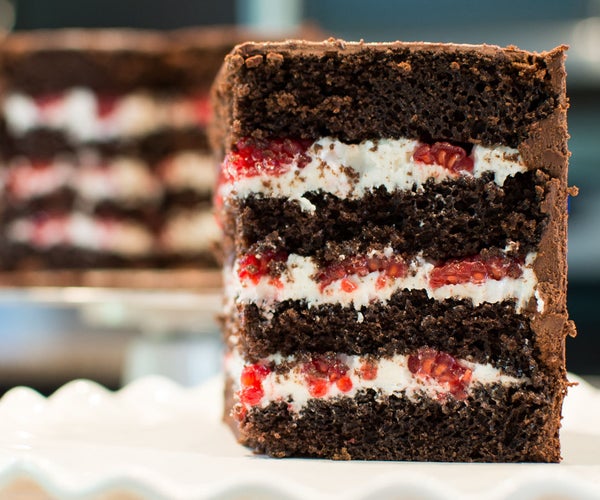 How to Level, Fill, & Stack a Cake