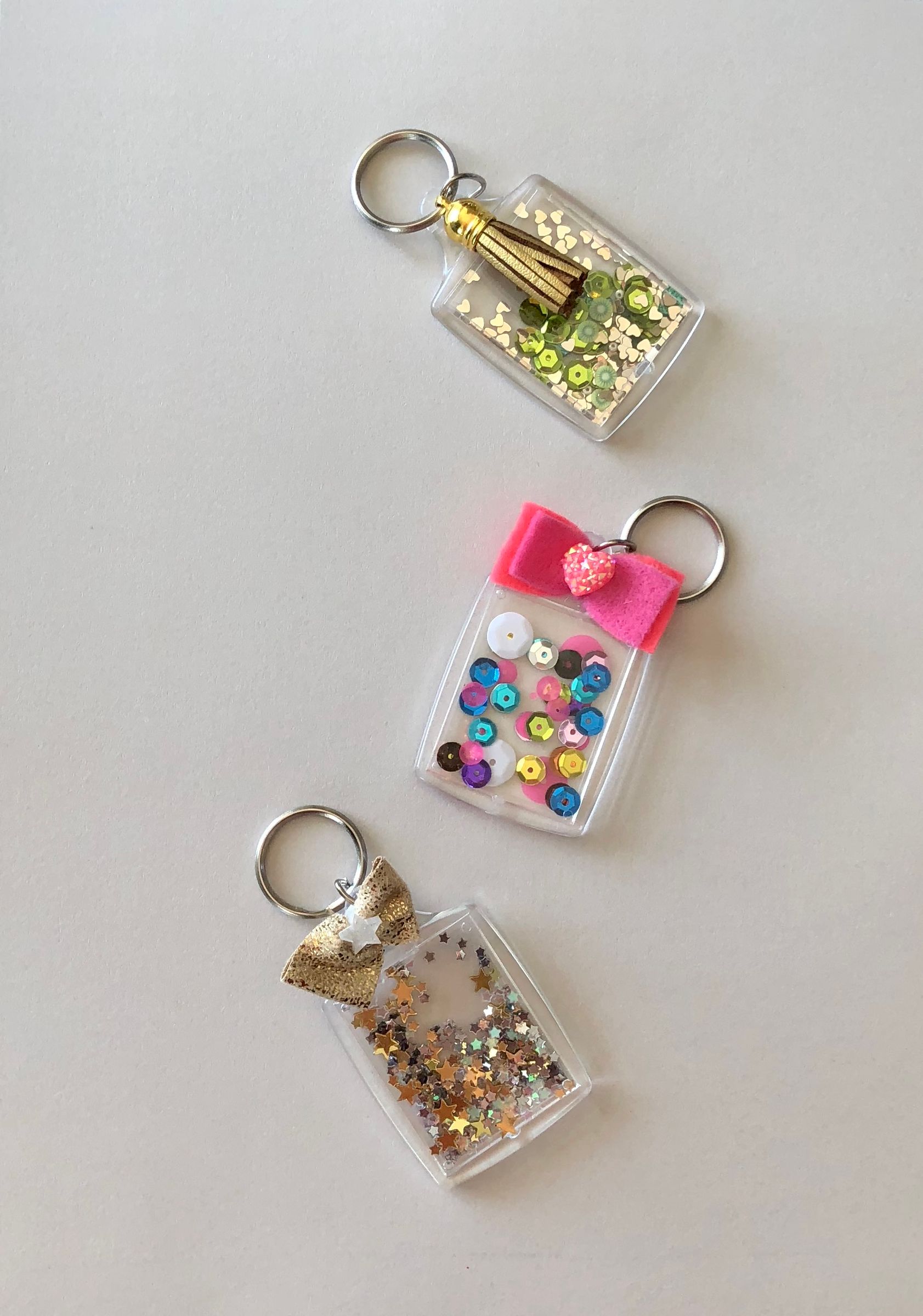 DIY Confetti Keychain 4 Steps Instructables