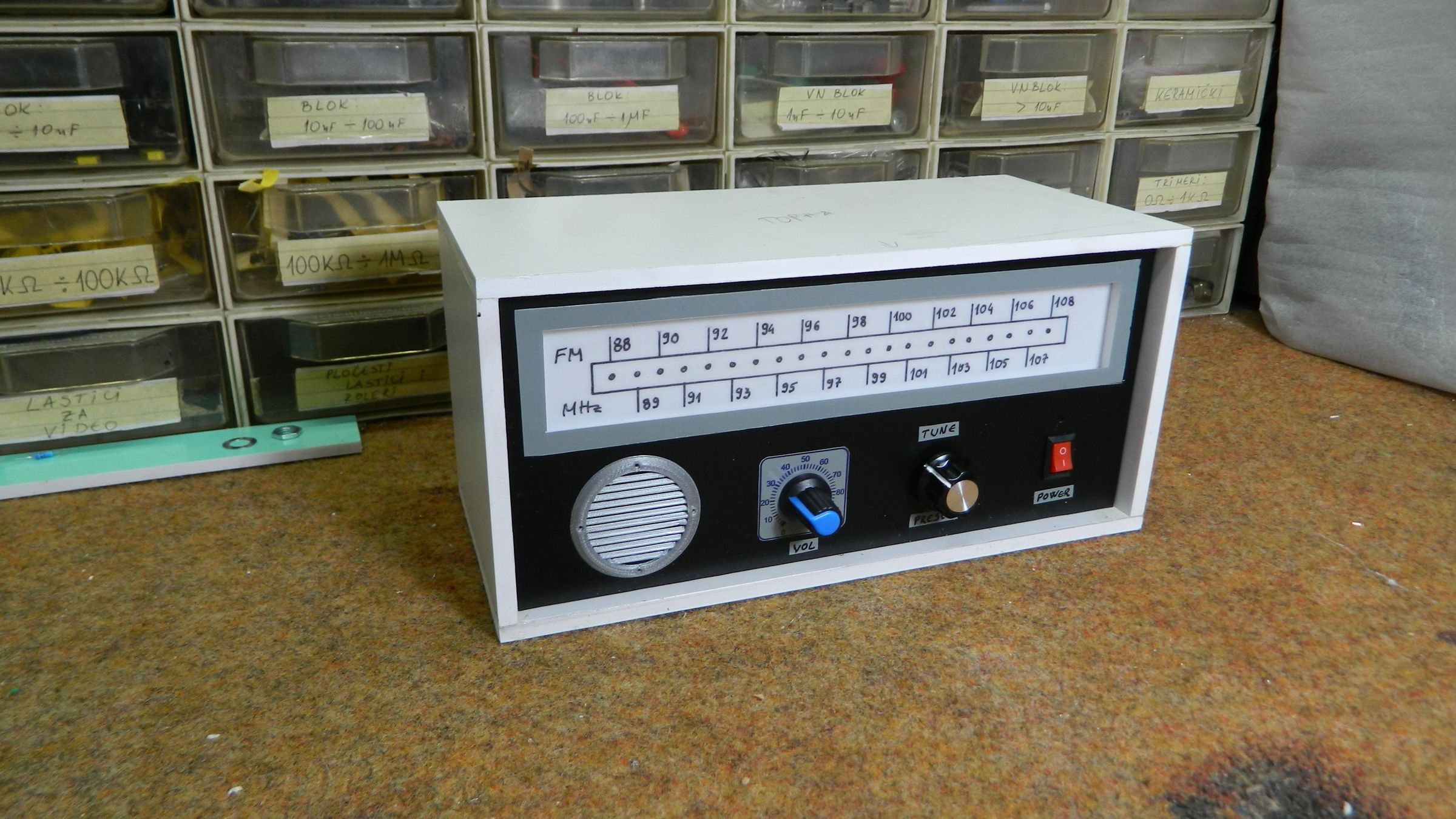 DIY Arduino Retro Look FM Radio With Linear Scale : 3 Steps - Instructables