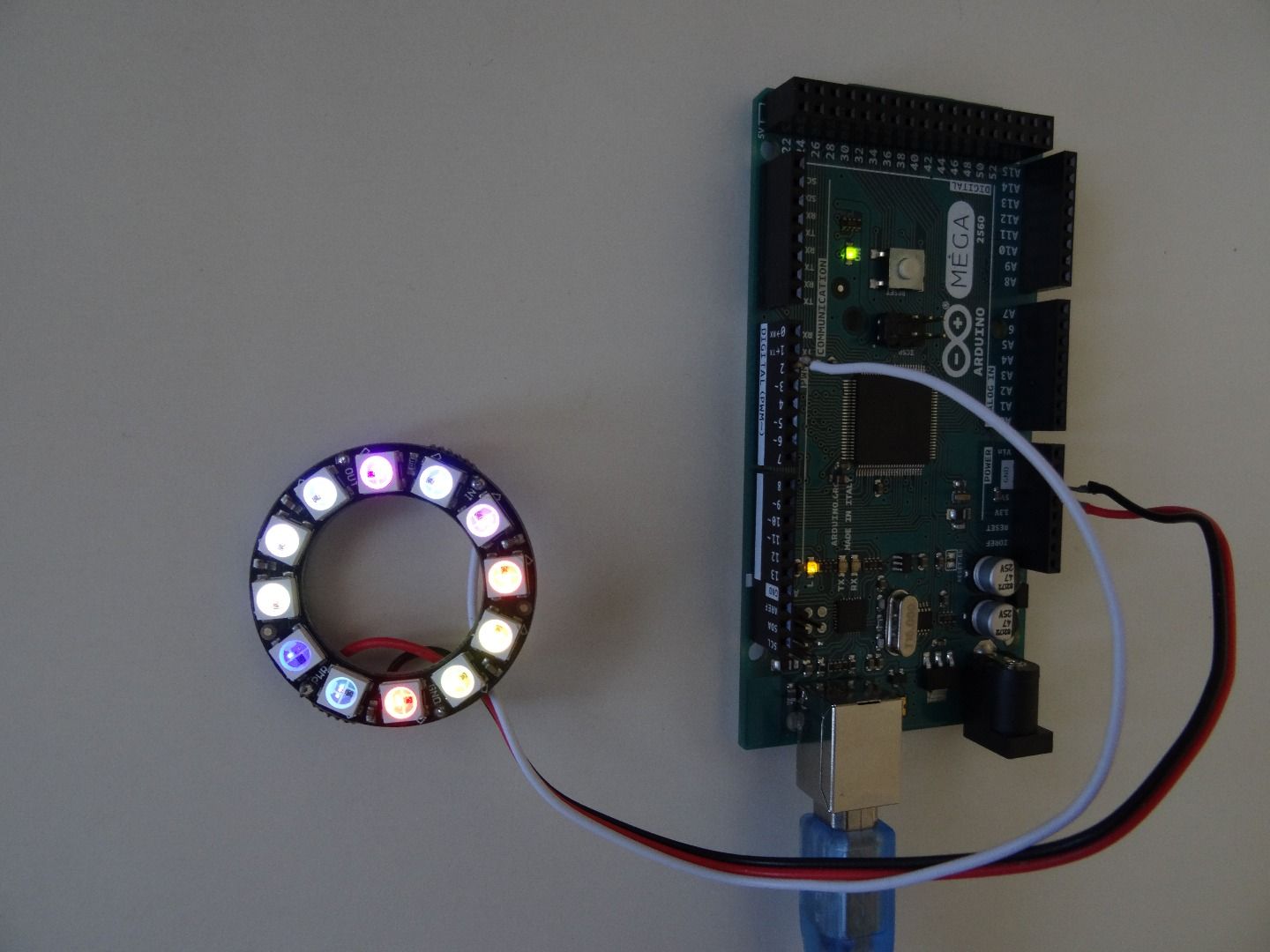 Controlling Neopixels With Arduino – LNMDE