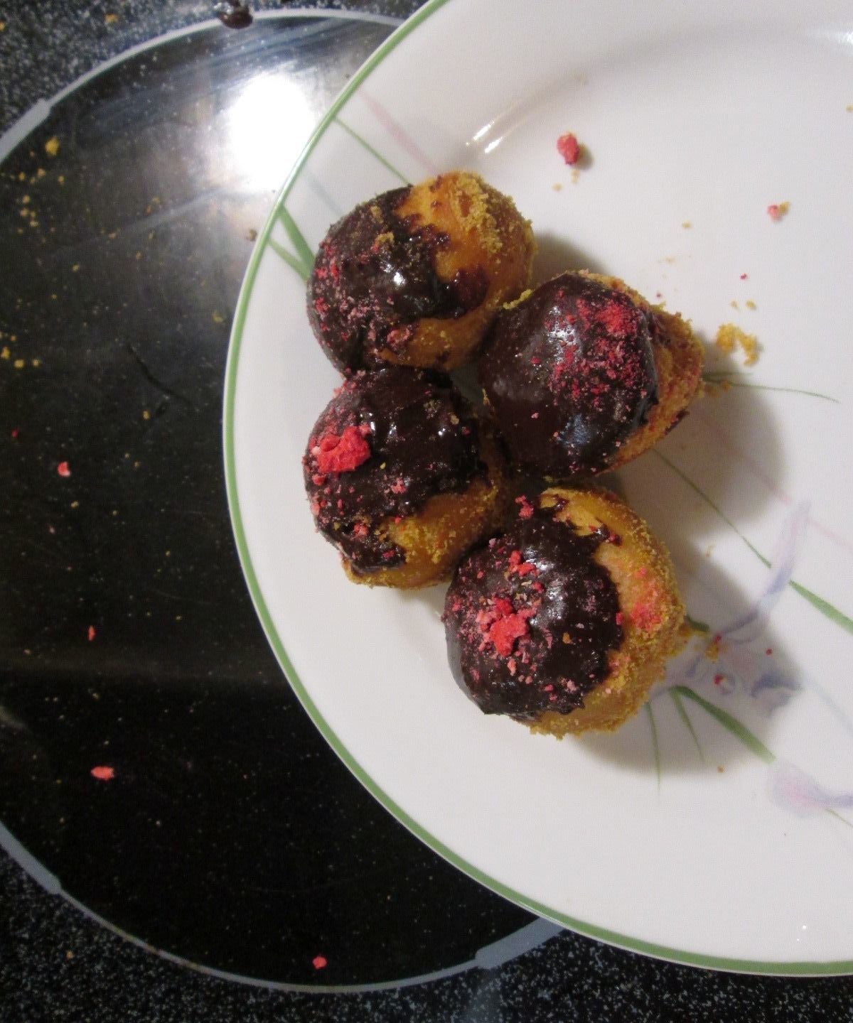 Cheesecake Filled Donut Holes