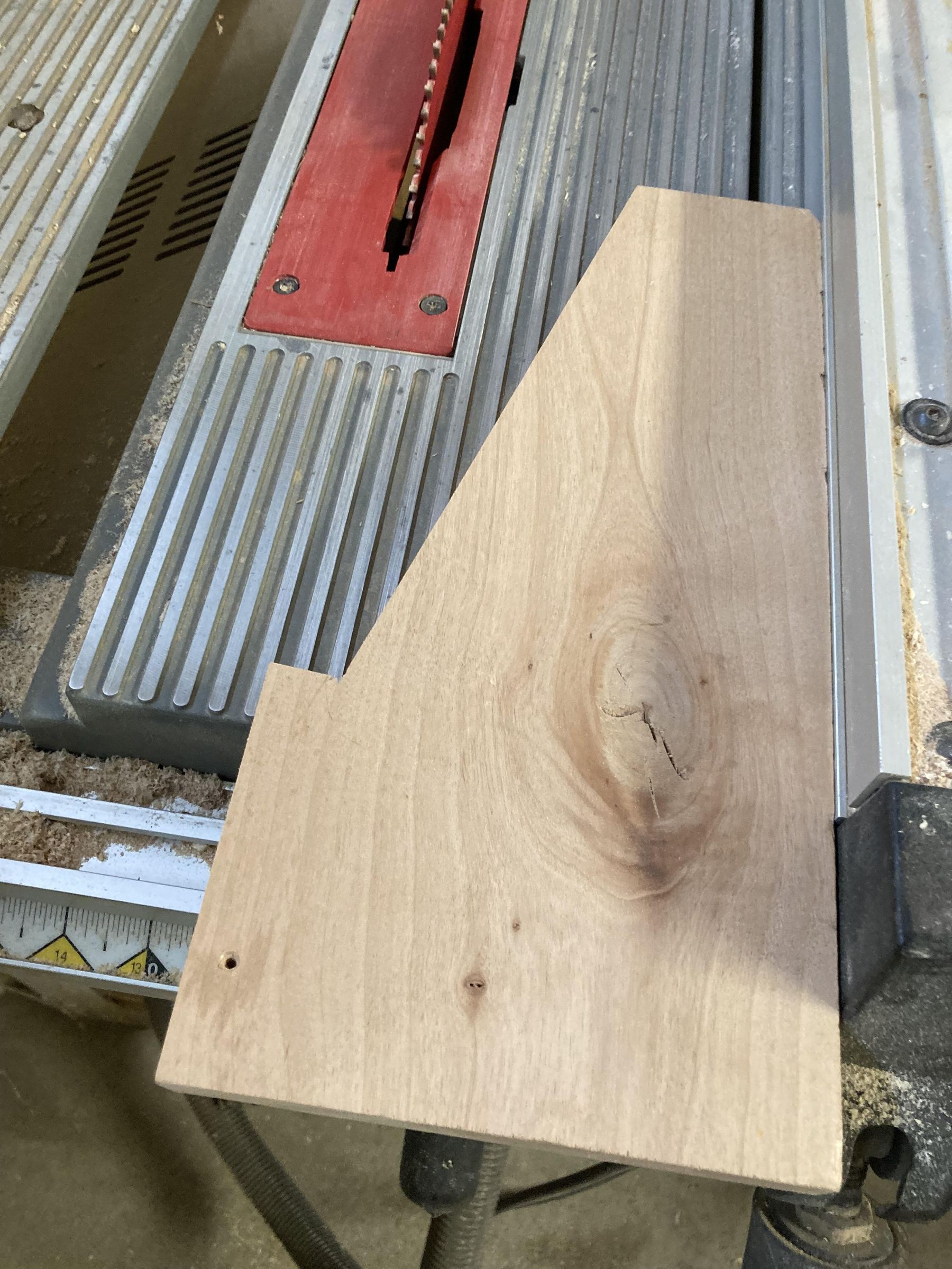 Fixing an Alltooeagertodrop Drop Leaf Table 6 Steps Instructables