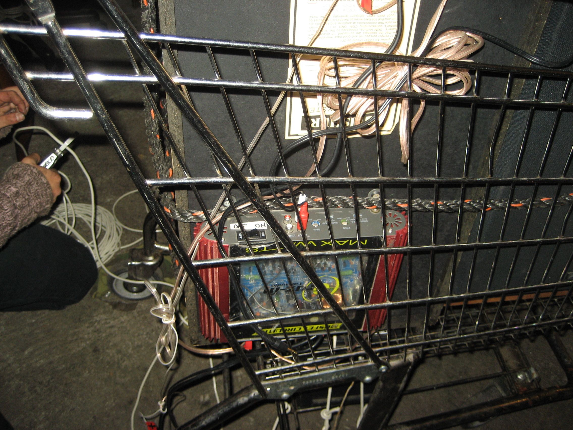 How to Make a Shoppingcart Soundsystem for Street Parties 10 Steps