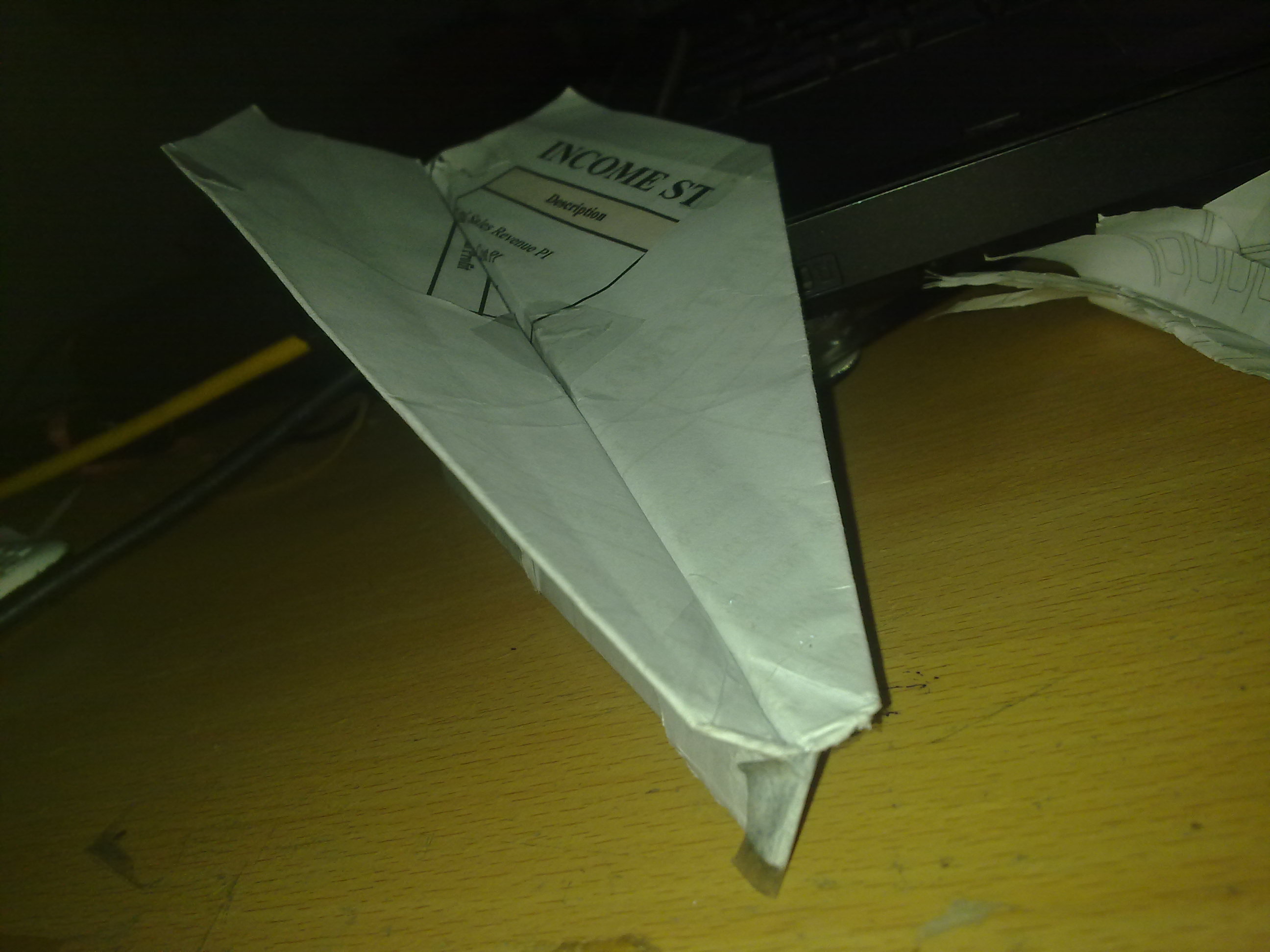 How to make PINARIA LOCK PAPER PLANE