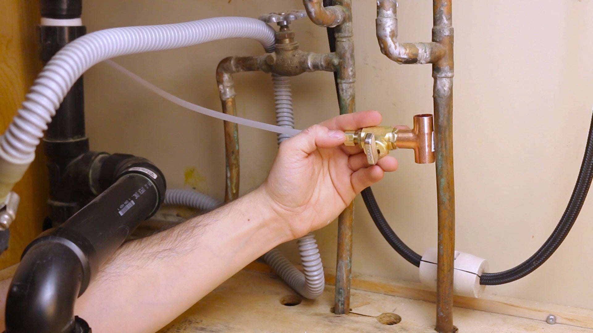 Effortlessly Replacing Your Refrigerator Water Line: A Comprehensive Guide to a Leak-Free Connection () Effortlessly Replacing Your Refrigerator Water Line: A Comprehensive Guide to a Leak-Free Connection