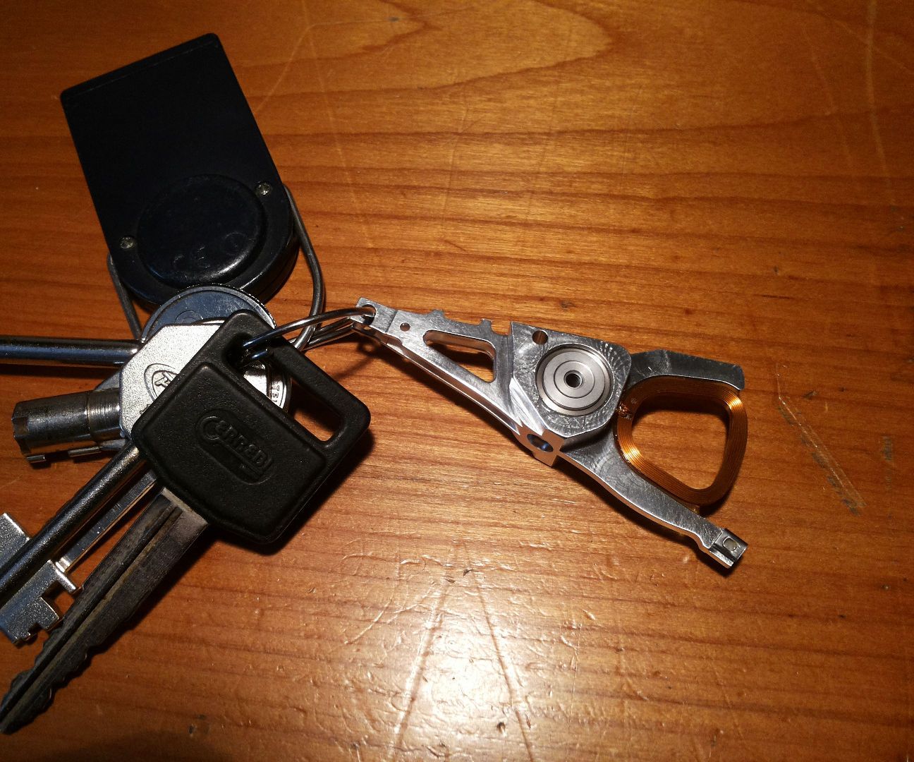 Make a Keychain Out of a Dead/old Hard Drive