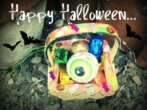 Easy Halloween Basket Decoration