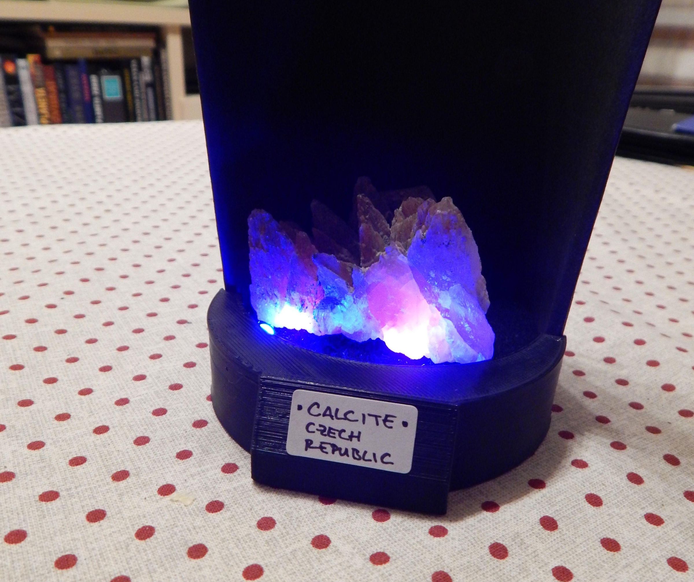 Fluorescent Mineral Stand