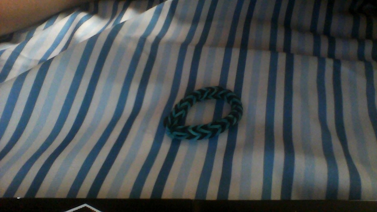 How to Make a Fishtale Rubber Band Bracelet |Beginners|