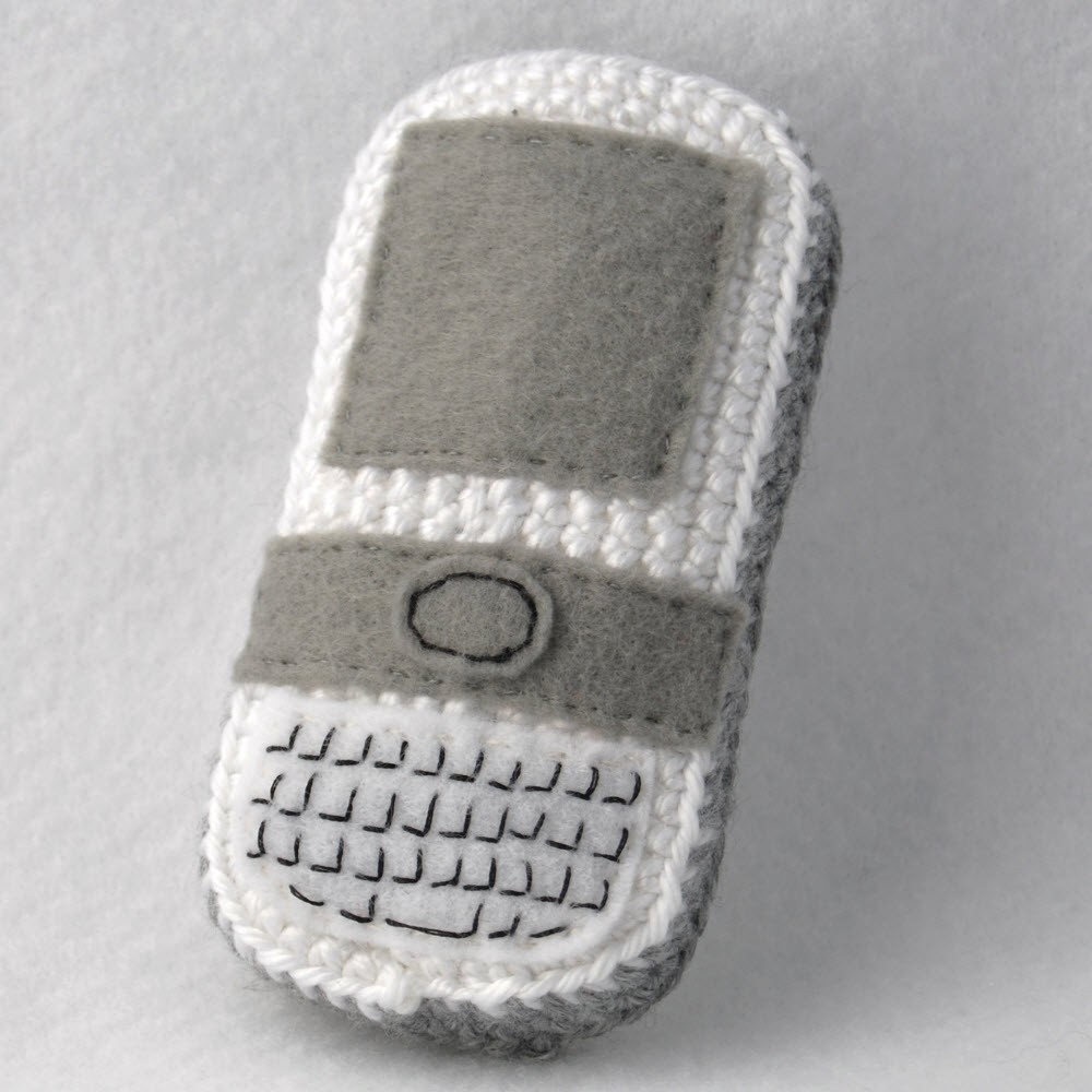 Crochet an Amigurumi Cell Phone Buddy