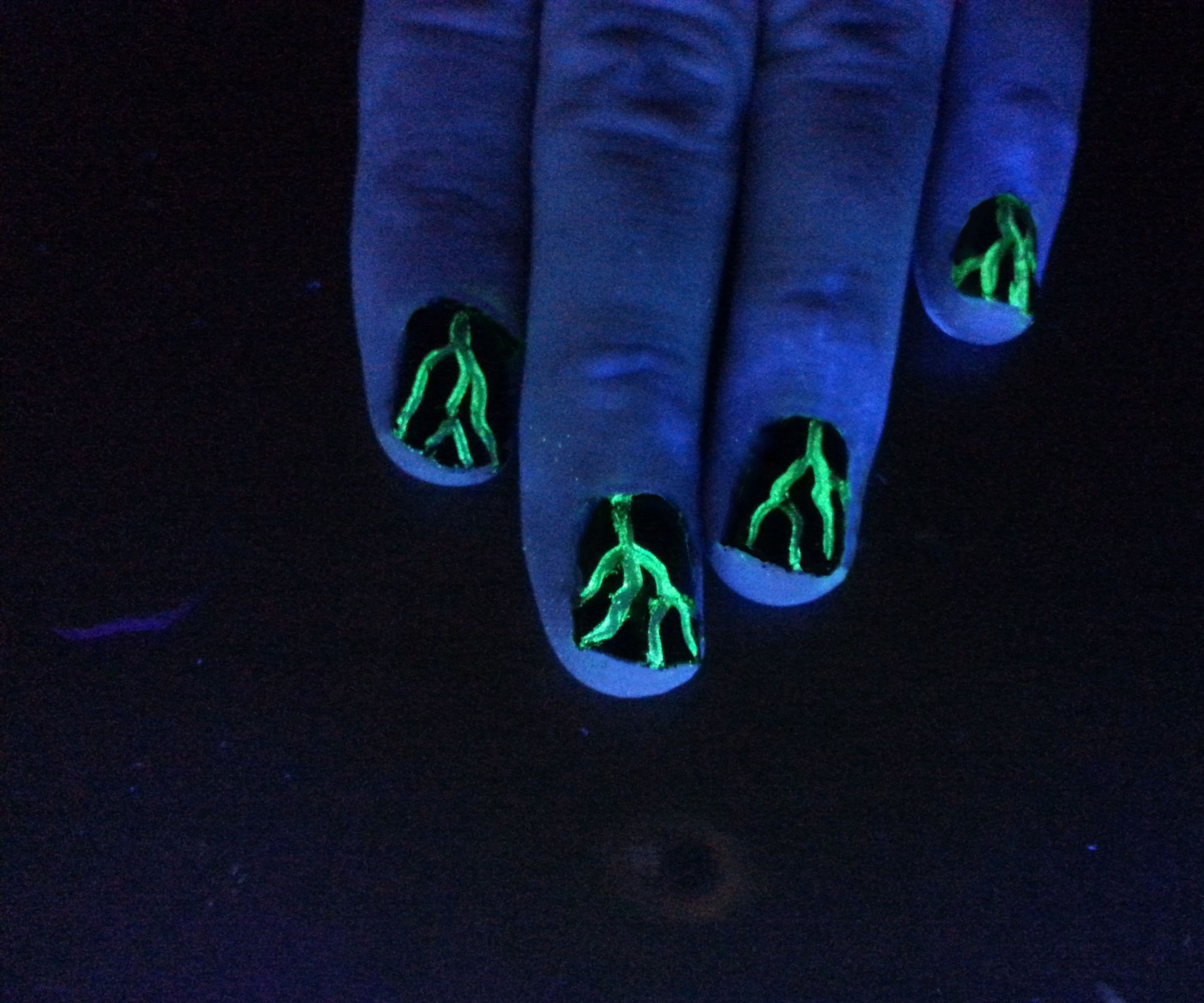 Lightning Fingernails