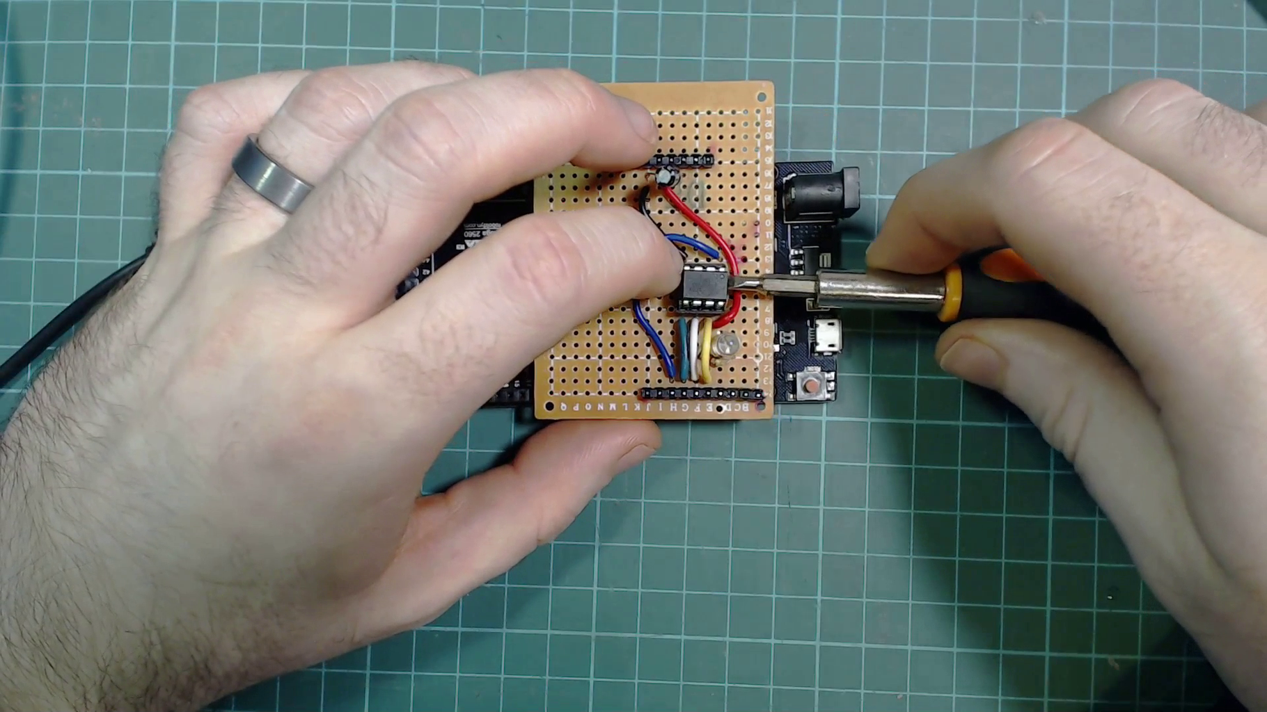 DIY Attiny Programming Shield : 8 Steps (with Pictures) - Instructables