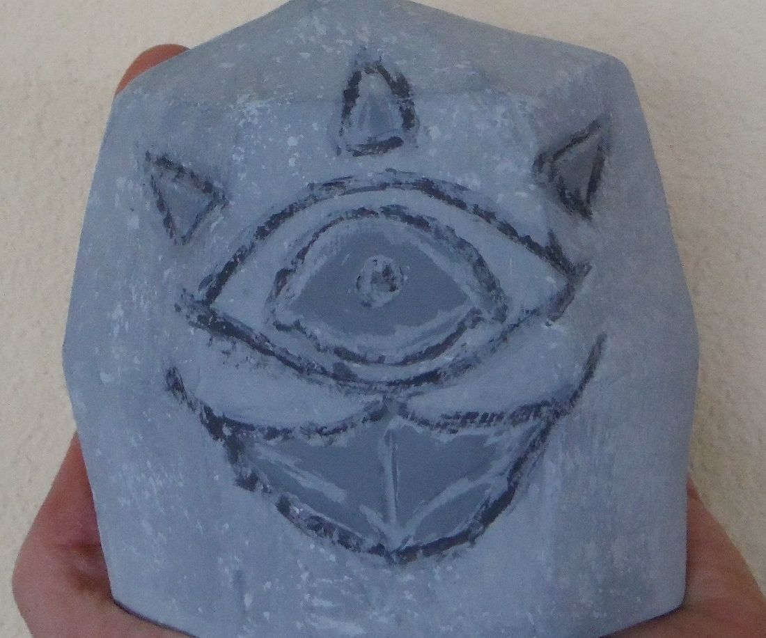 Make a Gossip Stone (Statues With Papercraft)