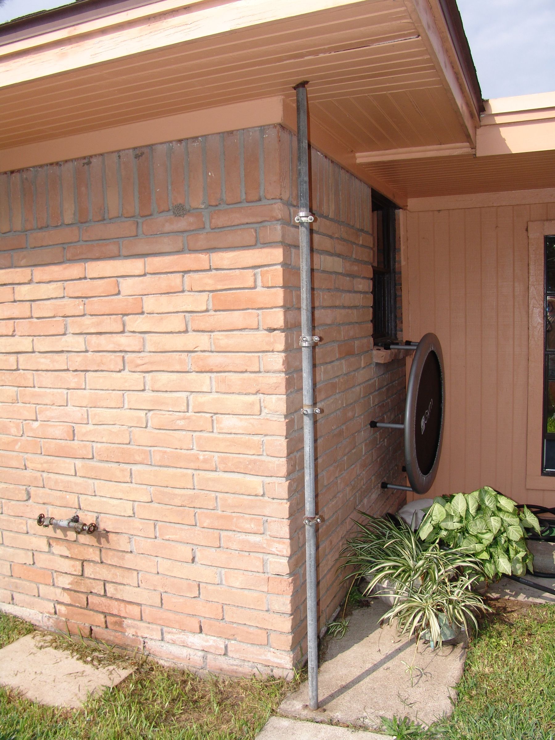 Dual Swiveling Pole Mounted Garden Hose Reels : 10 Steps (with Pictures ...