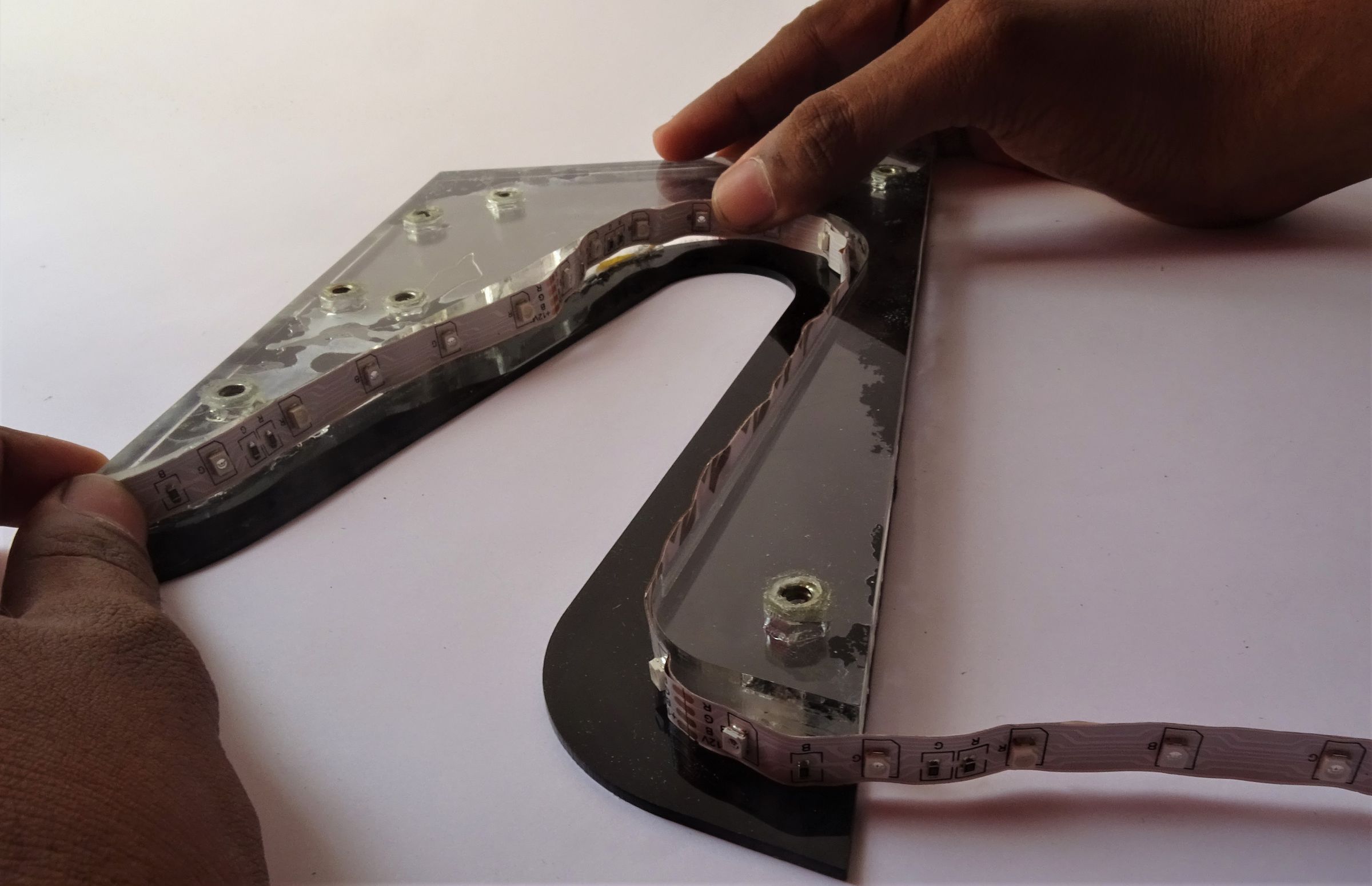 Ergonomic Edge Lit Monitor Stand : 18 Steps (with Pictures) - Instructables